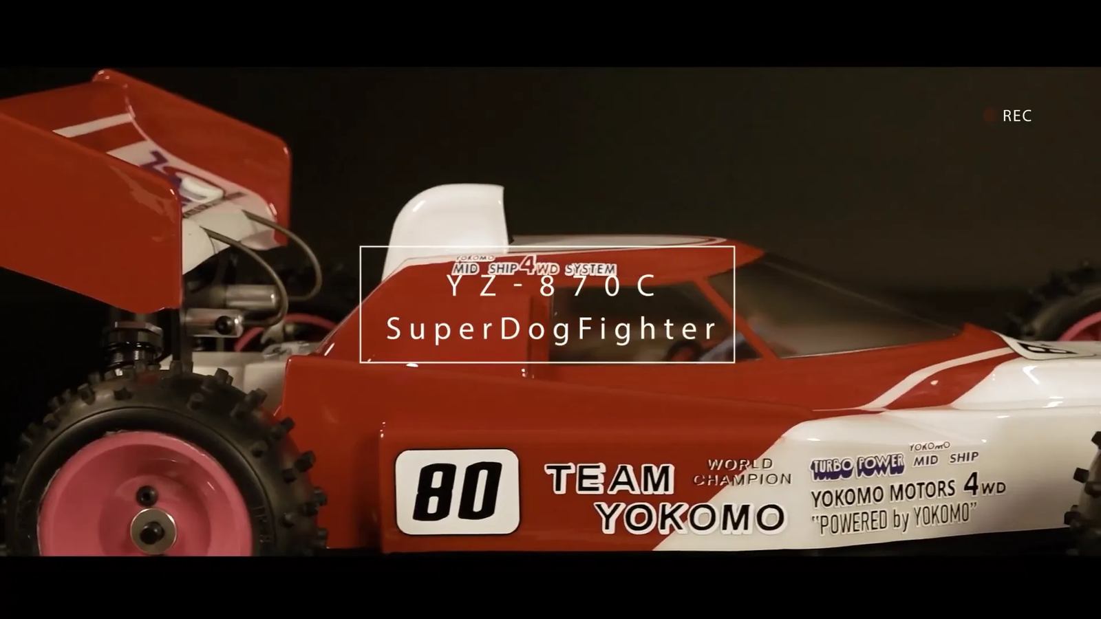 Yokomo Super Dog Fighter en la pista