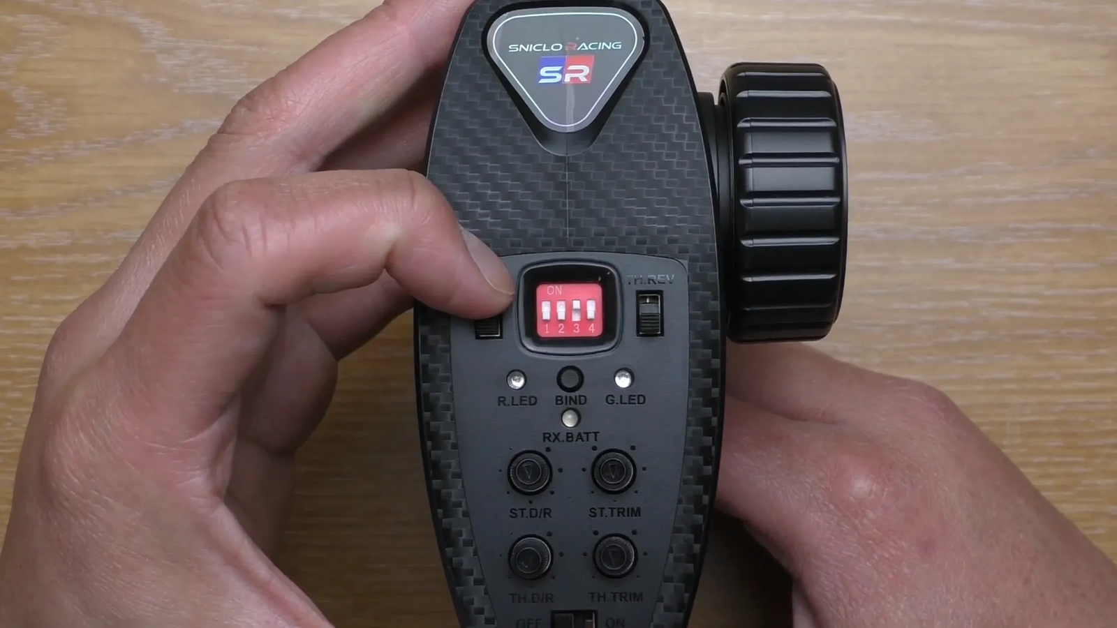 Transmisor del SNT Mix Go MG044 con controles y ajustes