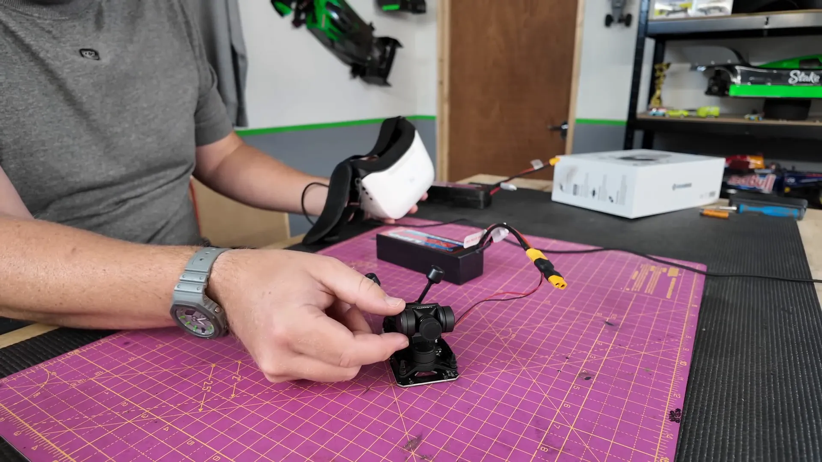 Conexión del sistema FPV en tractor RC con arnés y batería