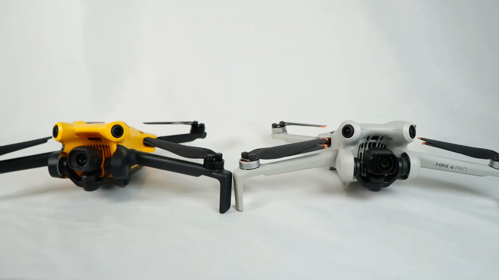 Sky Rover X1 y DJI Mini 4 Pro juntos para comparación visual